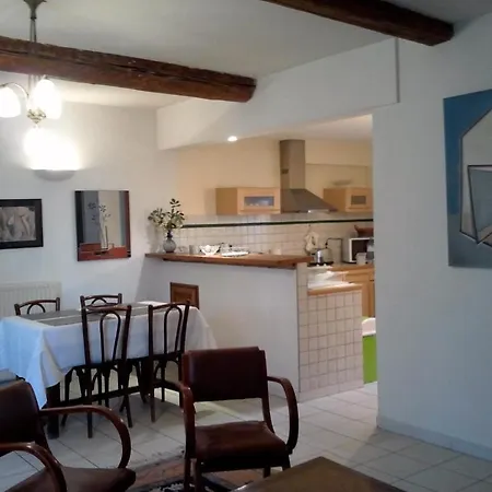 Le Clos Du Rempart Bed & Breakfast 5*