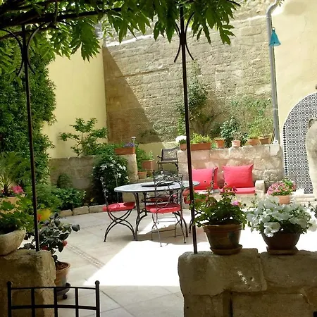 Bed & Breakfast Le Clos Du Rempart Avignon