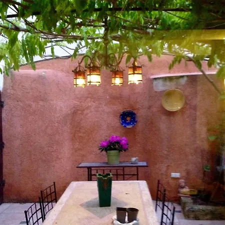 Bed & Breakfast Le Clos Du Rempart Avignon